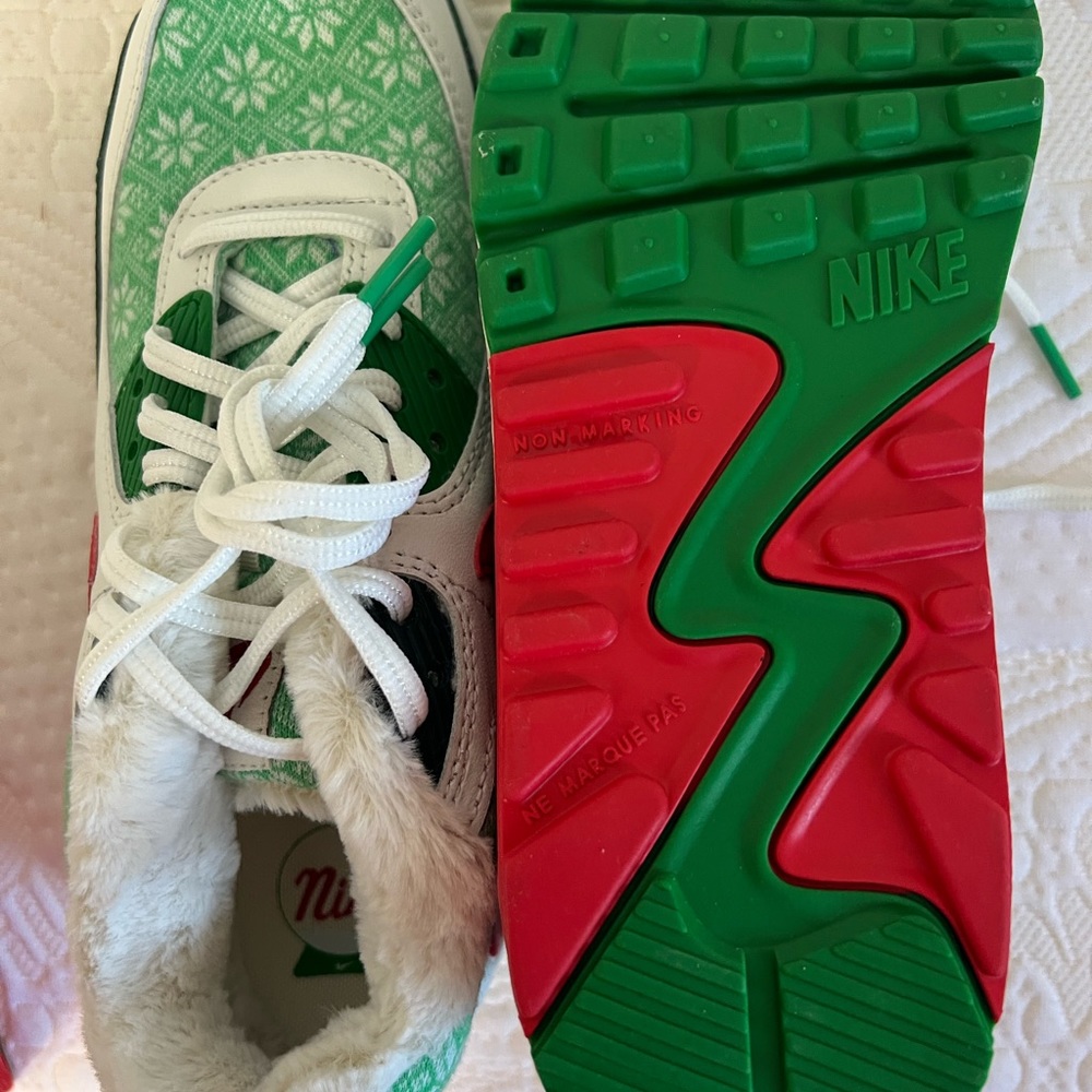 Nike air max , new in box smokeless home